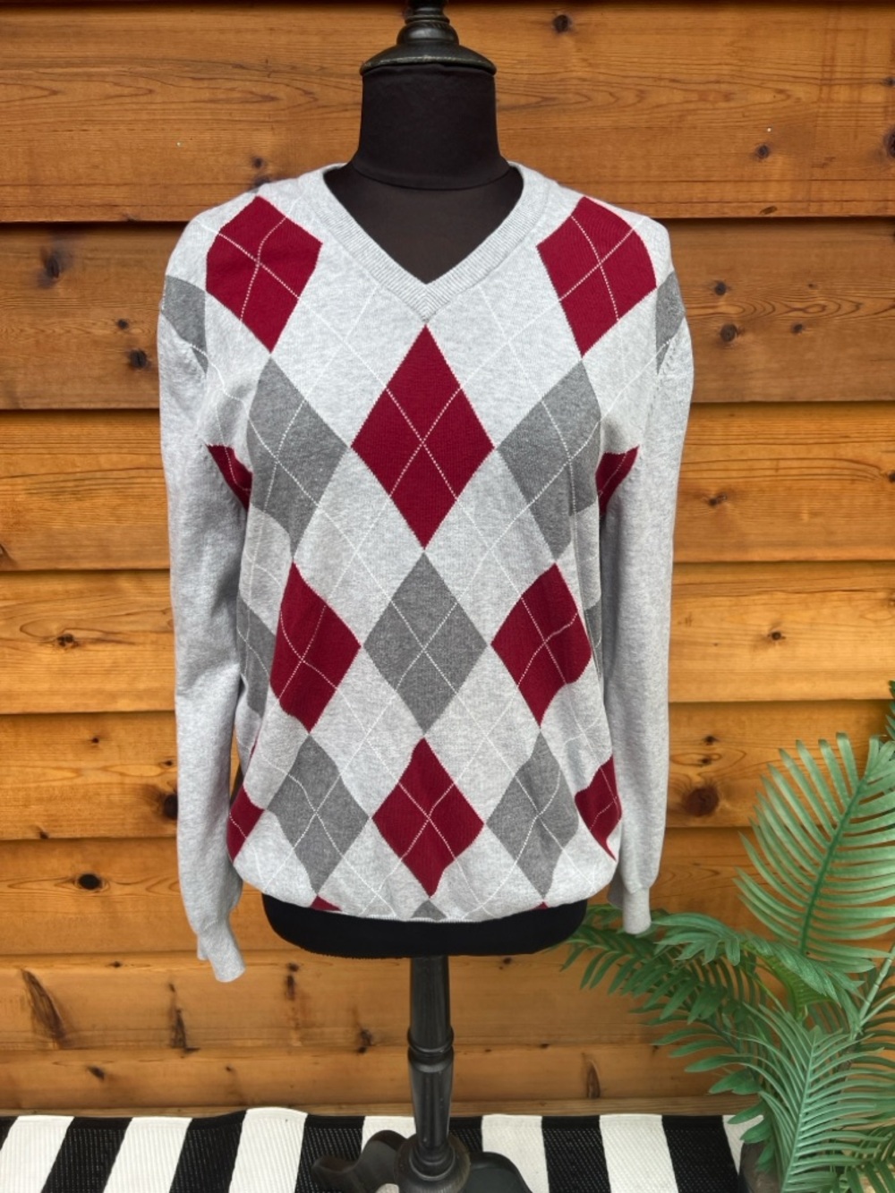 Old Navy Grey and Burgundy Argyle V-Neck Sweater